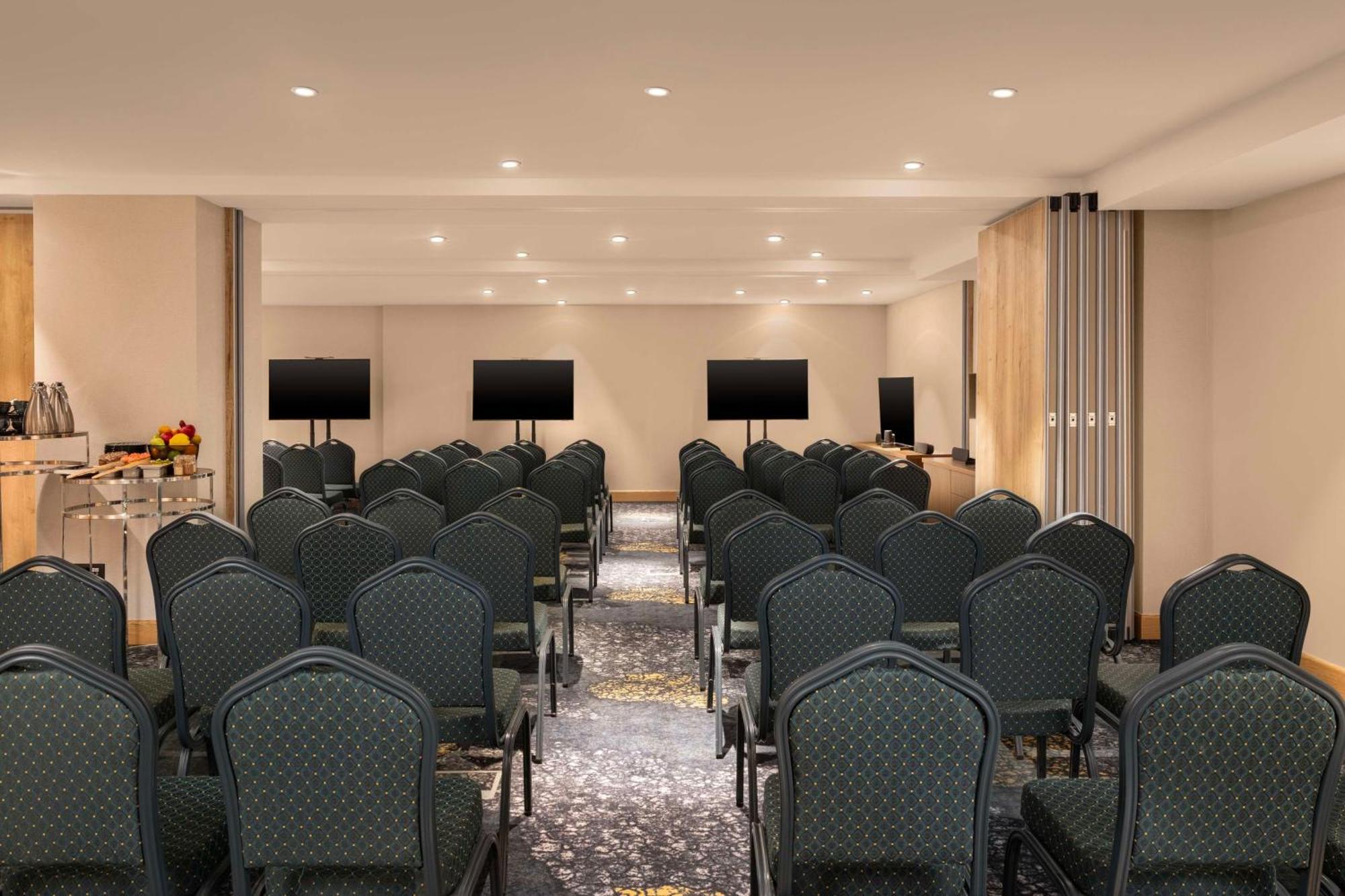 Hilton Garden Inn バクー エクステリア 写真