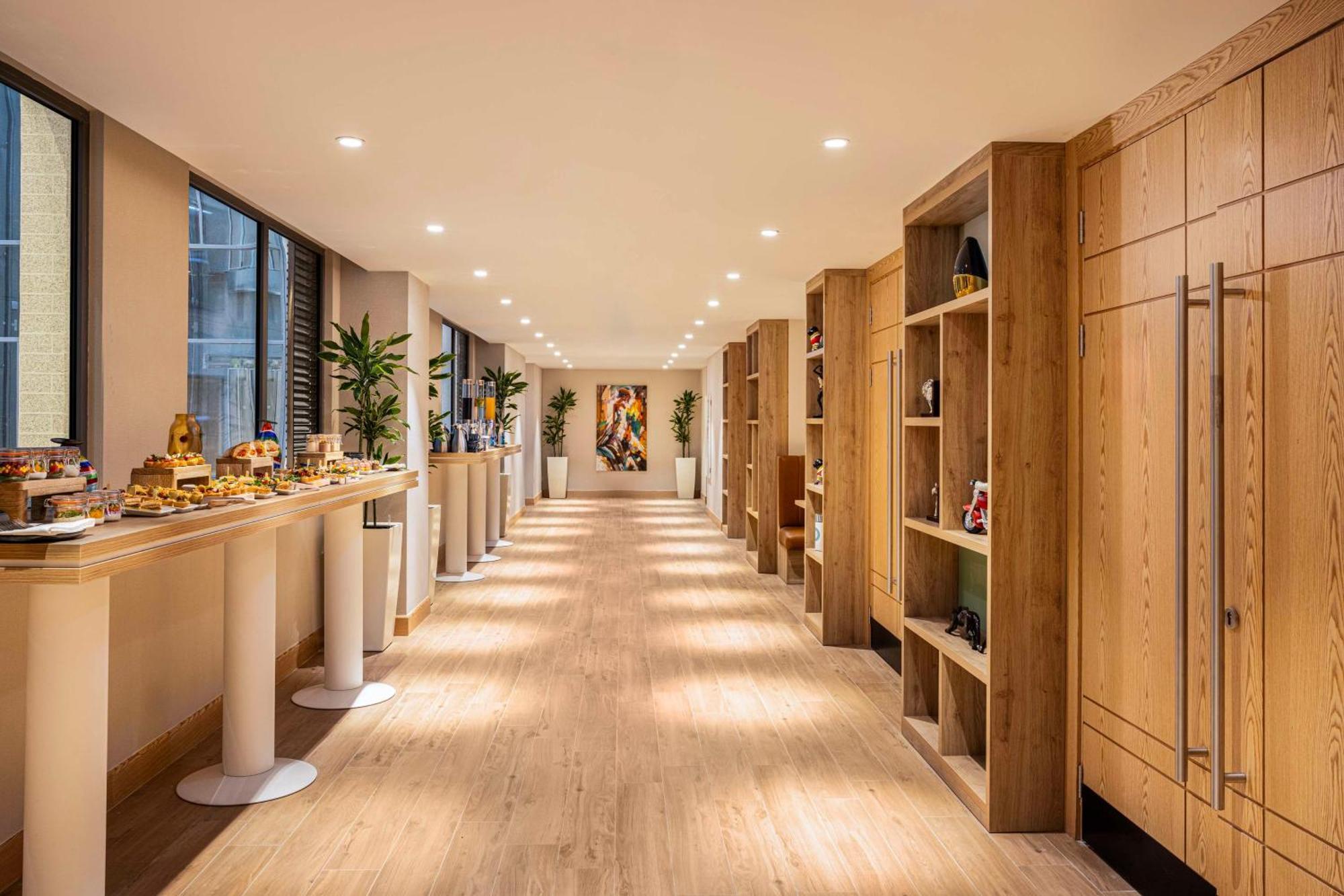 Hilton Garden Inn バクー エクステリア 写真